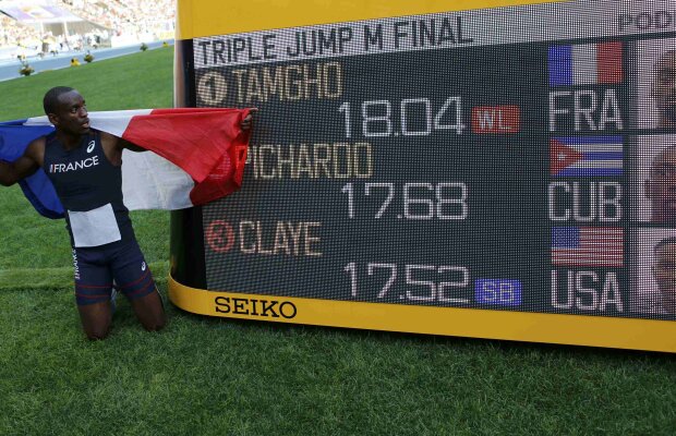 Al treilea om peste 18 metri » Un francez a cucerit titlul mondial la triplusalt