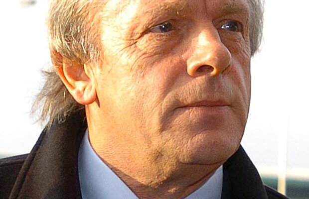 Şeful jucătorilor e regele pariorilor! » Gordon Taylor are datorii de peste 120.000 de euro la agenţia Best Bet