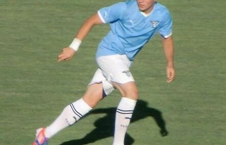 Juventus a transferat un român de la Manchester City » Problemele cu permisul de muncă l-au îndepărtat de Anglia