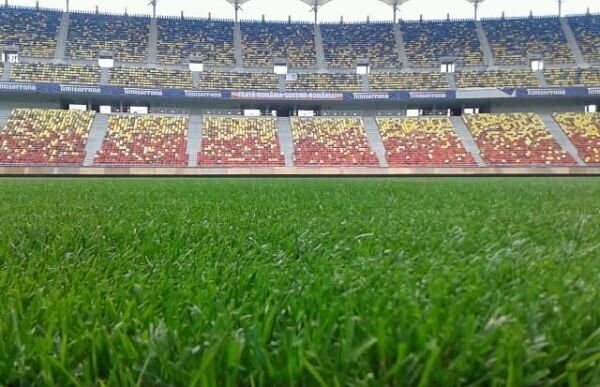 IM-PE-CA-BIL! » Gazonul de pe Arena Naţională arată perfect, Mircea Sandu speră să şi reziste la meciul de vineri