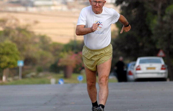 Cătălin Oprişan vă spune povestea lui Saul Ladany, omul care întrece moartea!