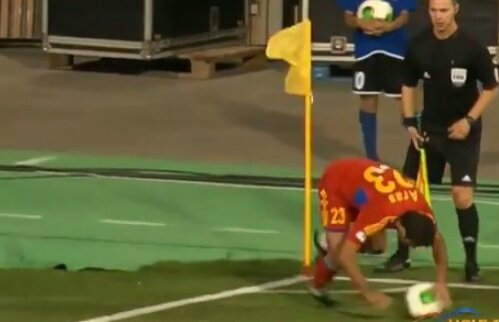 Faza serii în preliminarii: l-a faultat fanionul! Era de roşu? :D