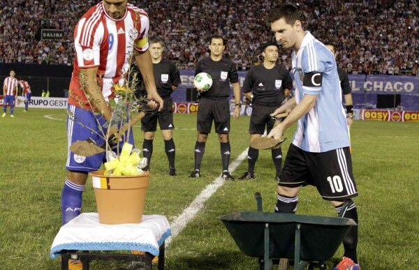 VIDEO Fundaţie pentru titlu » Messi a plantat copacul calificării şi două goluri în victoria cu 5-2 din Paraguay