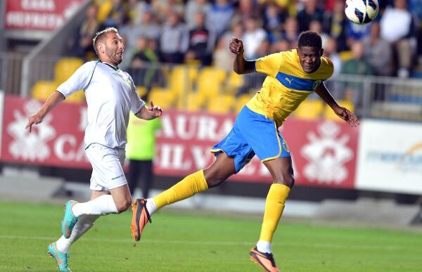 VIDEO+FOTO Au spart gheaţa » Petrolul a obţinut prima victorie pe teren propriu în acest sezon, 2-0 cu Chiajna