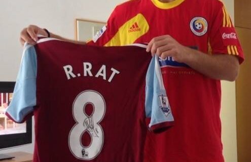 GALERIE FOTO Lucian Goian, un fotbalist cu suflet mare » Fostul dinamovist organizează licitaţii caritabile cu tricouri ale fotbaliştilor