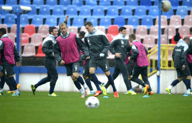 Moment neaşteptat la şedinţa de pregătire a Stelei: Reghe a lăsat titularii la vedere! Cum ar putea arăta primul "11"