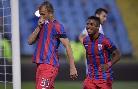 Transferuri criticate » Soluţiile lui Reghe din ofensivă sînt luate la ţintă: "Nu-mi place niciunul"