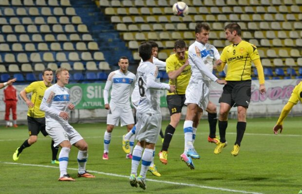 FOTO şi VIDEO Victoria "veteranilor" » Braşov s-a distrat cu Viitorul, scor 4-0