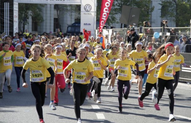Orăşelul copiilor activi » Peste 1.800 de copii au alergat ieri în Bucureşti, în "prologul" Maratonului Internaţional de azi