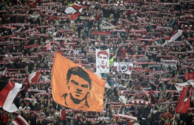 Susţinere masivă din partea fanilor la meciul cu Ceahlăul » Dinamoviştii au umplut peluza "Cătălin Hîldan"