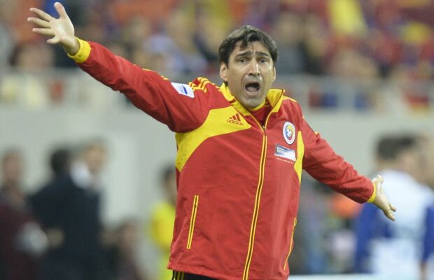 Piţi ironizat pentru că începe şi azi cu doi închizători » "Tătăruşeneeee, ţine, mă, de minge!!!" :D