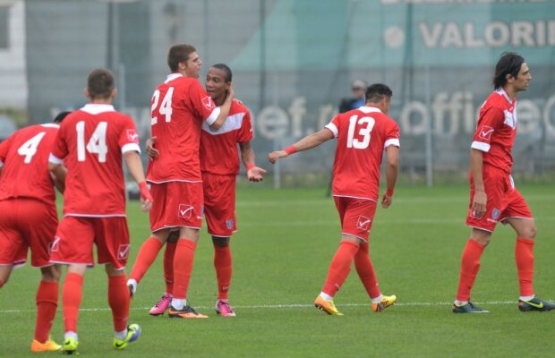 Scene care nasc controverse » Jucătorii de la Corona şi Vaslui, împreună la mall cu doar cîteva ore înainte de meci!