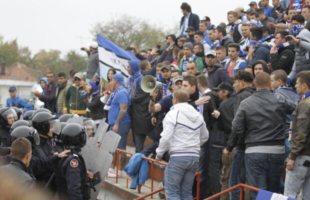 VIDEO Au apărut filmările cu bătaia din tribune! Imaginile dure care au provocat 4 etape de suspendare pentru FC U Craiova