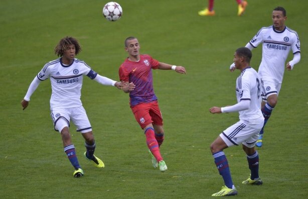 Roş-albaştrii au obţinut primul punct în Youth League » Steaua - Basel 1-1
