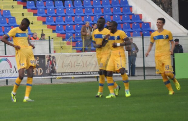 FOTO şi VIDEO FC Botoşani - Petrolul 1 - 2 » Ploieştenii egalează Steaua în clasament!