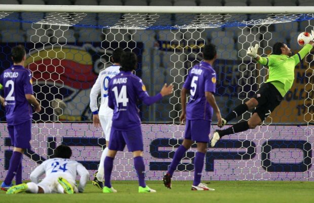VIDEO Frumoasa şi "Bestia" » Pandurii a sperat după super-golul lui Eric, însă Fiorentina s-a impus şi la Cluj, 2-1
