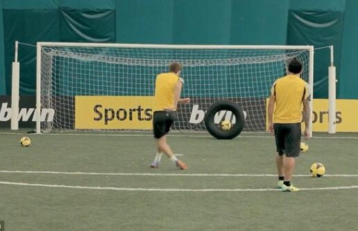 VIDEO Llorente bătut de Tevez » Argentinianul a făcut spectacol într-un concurs organizat la antrenamentul lui Juventus