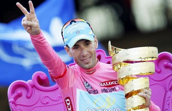 Vincenzo Nibali ţinteşte imposibilul şi sfidează supremaţia lui Chris Froome: "Turul Italiei şi Turul Franţei în acelaşi an? Posibil"