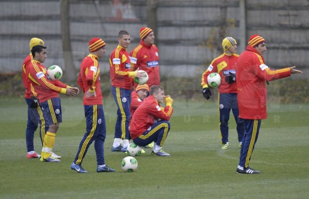 Victor Piţurcă se pregăteşte de penalty-uri » "Tricolorii" au exersat loviturile de pedeapsă la antrenamentul de azi