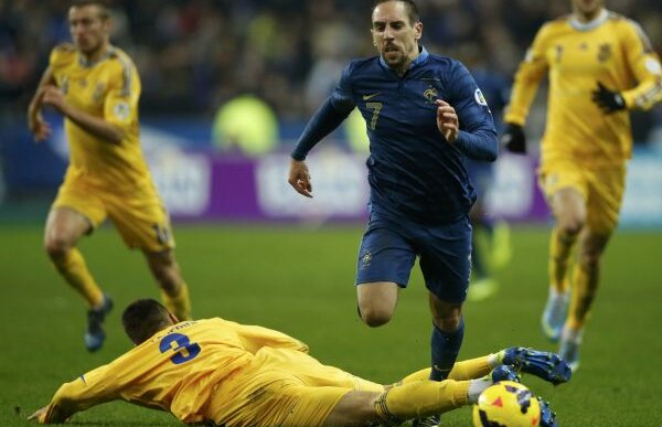 VIDEO Renaşterea » L'Equipe a redescoperit cultura bucuriei la "naţionala" albastră