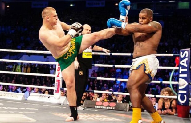 Şase români vor lupta în marea finală a circuitului Superkombat din 2013 » Va fi cea mai mare gală K1 organizată în ţara noastră