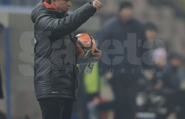 Reghe e îngrijorat pentru partidele din finalul anului: "Terenurile sînt îngheţate şi jucătorii au probleme"