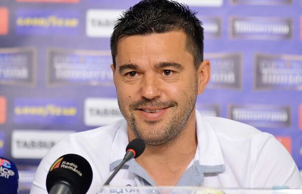 Contra-show » Antrenorul Petrolului a dat recital la conferinţa de presă de ieri