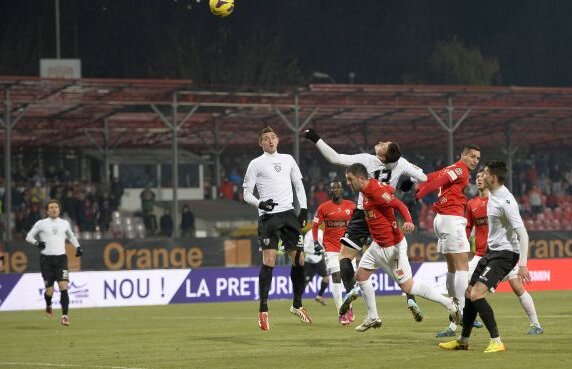 VIDEO+FOTO Măcel cu materialul clientului » Dinamo a zdrobit fantoma Timişoarei cu 4-0