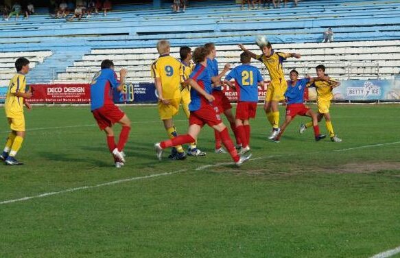VIDEO Un junior al Stelei a fost bătut de un coleg! » Imagini dure! A fost găsit leşinat şi are fractură de piramidă nazală