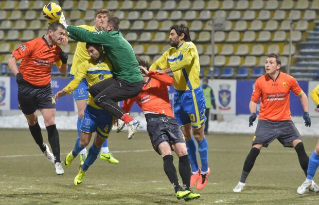 VIDEO Ultima soluţie: pinalti! » Ceahlăul s-a făcut de rîs şi la Braşov, 0-1 cu Corona