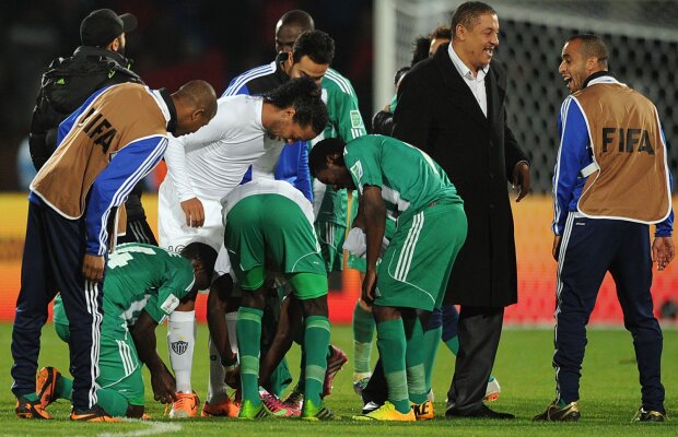 I-au luat ghetele zeului! » Marocanii de la Raja Casablanca s-au întrecut în a obţine suveniruri de la Ronaldinho