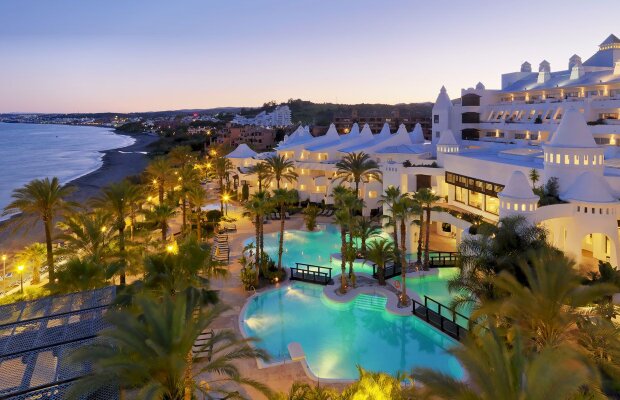 FOTO Pe urmele falimentarilor » Steaua se va caza în primul cantonament la hotelul H10 Estepona