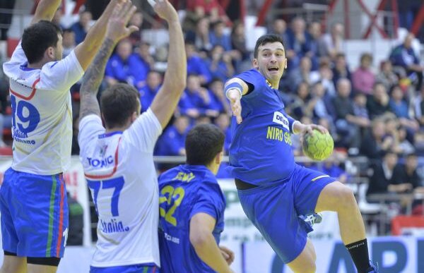 A mai rămas Slovacia! » România şi-a revenit după "ruşinea" din Cipru, învingînd Italia cu 34-29