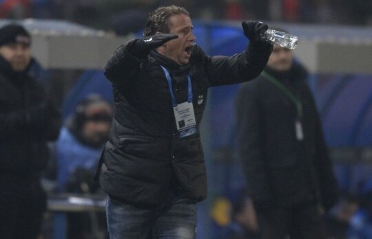 Ripostă dură » Laurenţiu Reghecampf continuă războiul declaraţiilor cu Ioan Niculae: "Este mult sub nivelul unde am ajuns eu"