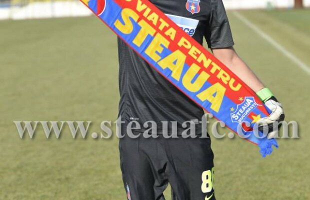 FOTO Martin Bogatinov a semnat cu Steaua! » Prima reacţie de la venirea în Ghencea