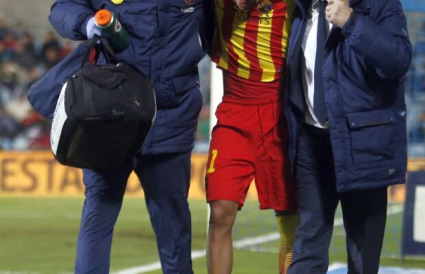 VIDEO Neymar, out cel puţin 3 săptămîni! » Brazilianul are nevoie de cîrje pentru a se deplasa!