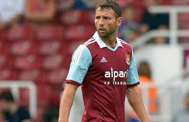 Răzvan Raţ şi-a povestit viaţa în presa engleză: "Trăiam într-o cameră alături de alţi 4 oameni"