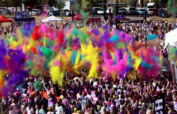 GALERIE FOTO / "The Color Run" vine pe 26 aprilie şi în Bucureşti » Sorana Cîrstea este ambasadorul pentru România!