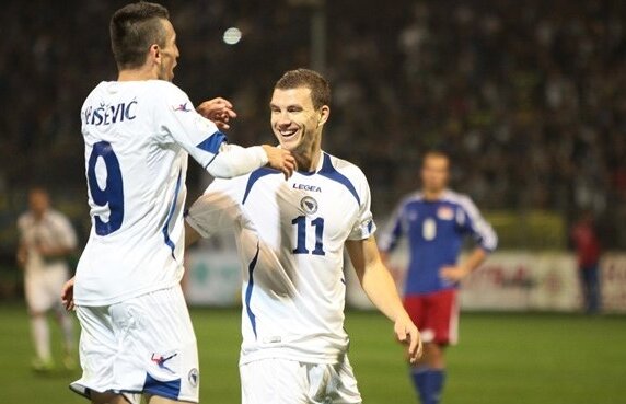 Dan Petrescu se blindează în ofensivă! "Bursucul" îşi aduce 2 superatacanţi din Bundesliga