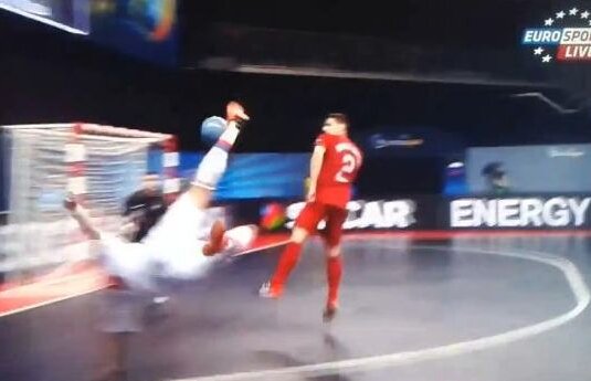 VIDEO Asta ne aşteaptă cu Rusia » Gol fabulos, din foarfecă, la CE de futsal