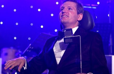 Donaţie de 1.000 € pentru Fundaţia Mihai Neşu