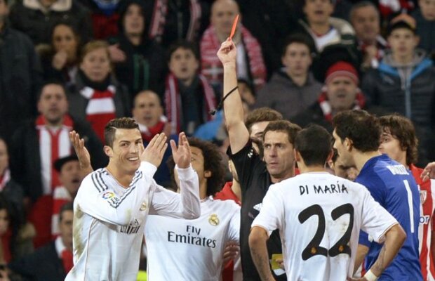 VIDEO Real Madrid tot supărat » Arbitrul a fost suspendat o lună, dar Cristiano Ronaldo rămîne pe tuşă 3 etape