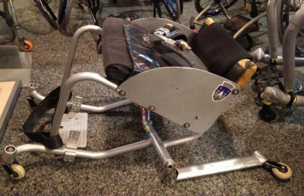 Scaune frînte » Tenismenii paralimpici din echipa României s-au trezit cu fotoliile rulante rupte în aeroport