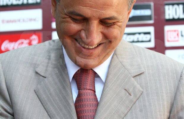 Top glume despre lotul condamnaţilor :D » "Scrisoarea" lui Hagi + banderola lui Popescu + ce ar fi zis Il Luce