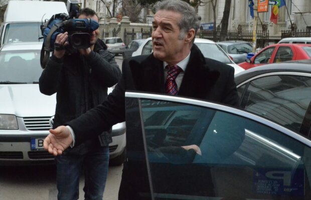 Medicul care ar urma să-l opereze pe Gigi Becali atenţionează: "Riscă să nu-şi mai poată mişca braţul!"