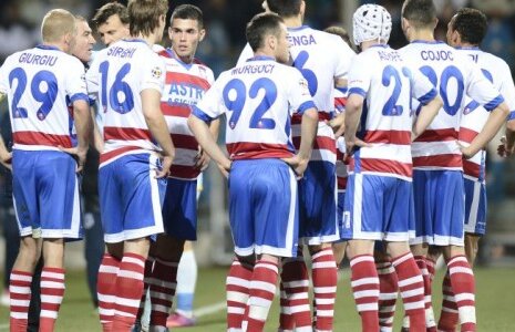 Au refuzat cantonamentul » Jucătorii Oţelului protestează pentru neplata salariilor