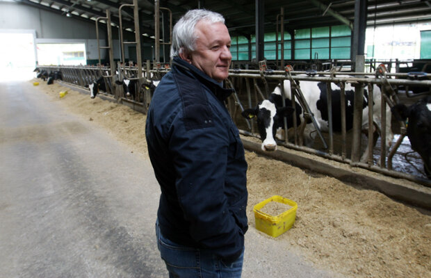 Adrian Porumboiu a luat foc: "Nişte panarame şi nişte nesimţiţi" » Cine sînt cei care au intrat în gura fostului mare arbitru