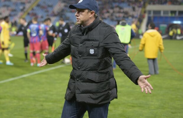 Laurenţiu Reghecampf îi acuză pe vasluieni: "Ne-au întins o capcană!" Probleme mari pentru cîţiva stelişti: "Li s-a făcut rău"