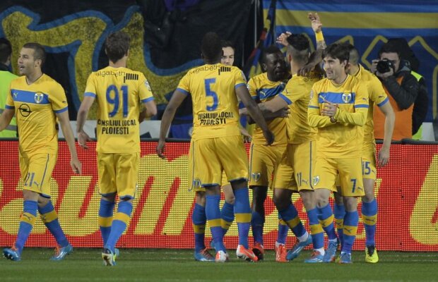 VIDEO Gustul dulce al victoriei » Petrolul - Gaz Metan 2-0, primul succes al lui Răzvan Lucescu pe banca "lupilor"