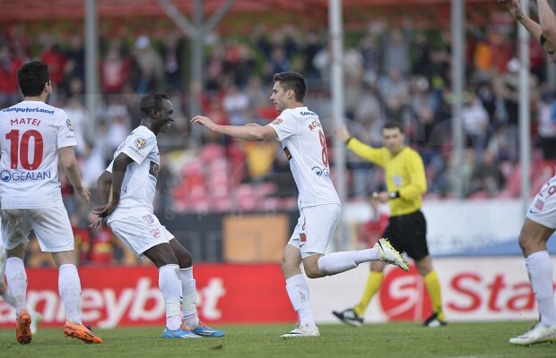 VIDEO+FOTO "Cîinii" continuă fuga spre Europa » Dinamo revine pe locul 4 şi ajută Steaua în lupta pentru titlu, după 2-0 cu Astra